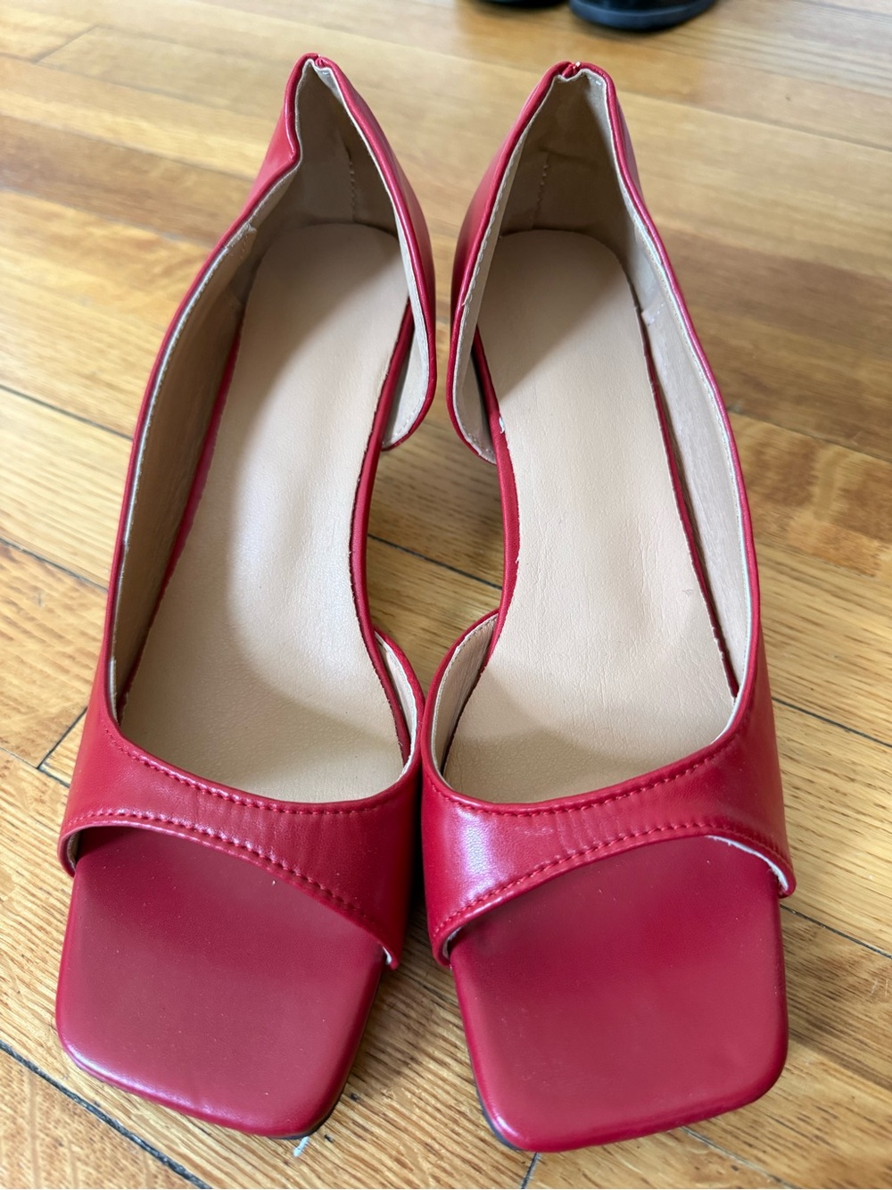 Source Unknown Red Square-Toe Women's Flats